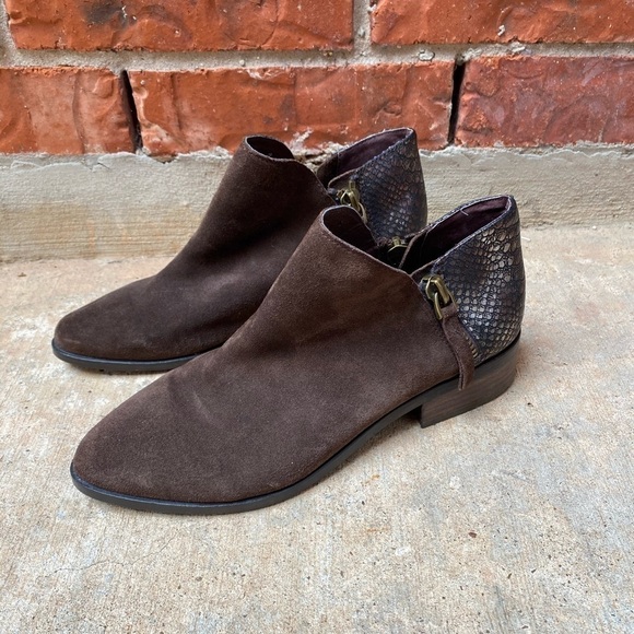 Very Volatile Womens 10 Brown Suede Pointed Toe Zip Reptile Heel Ankle Boots - Picture 8 of 8